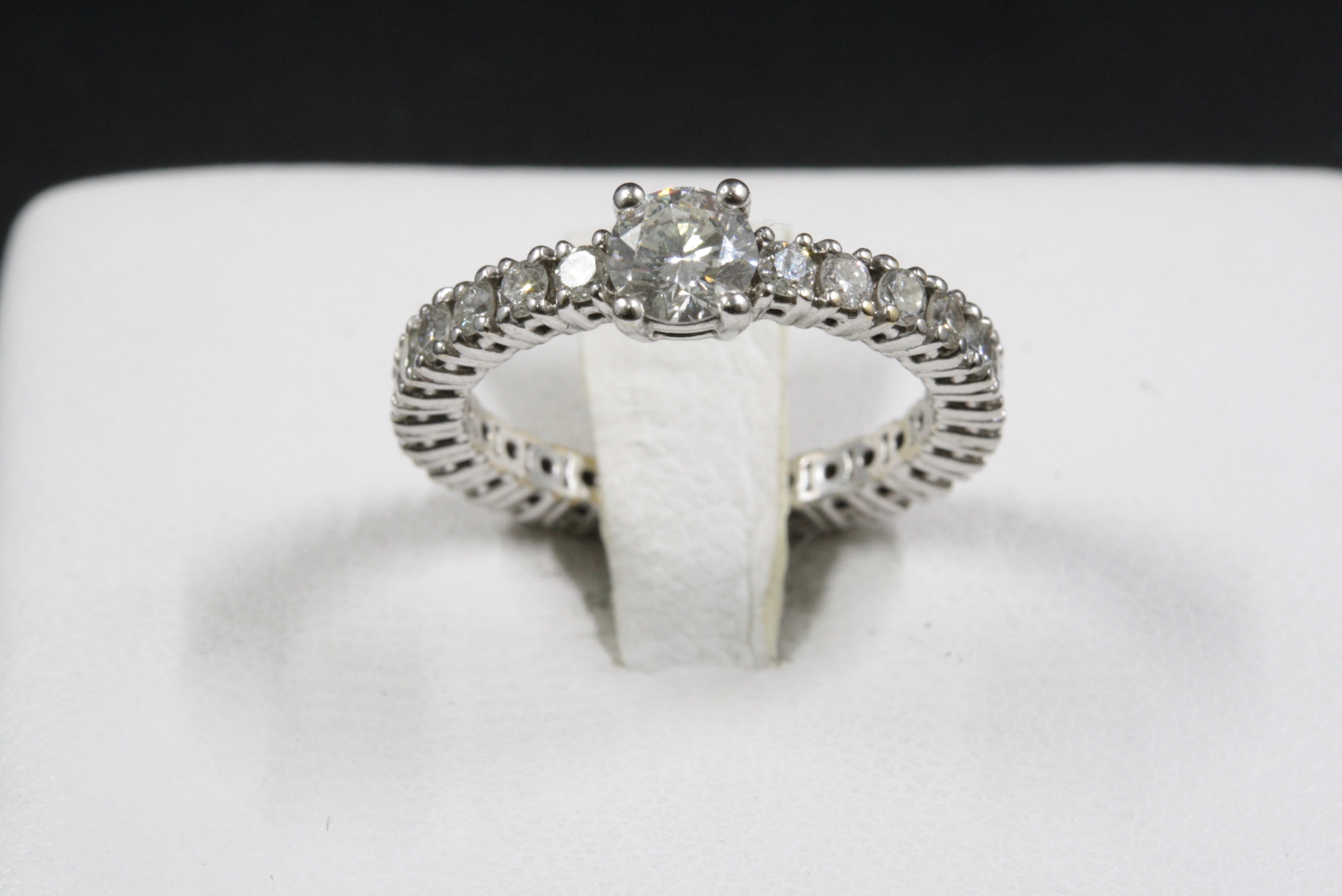 ANELLO SOLITARIO ETERNITY